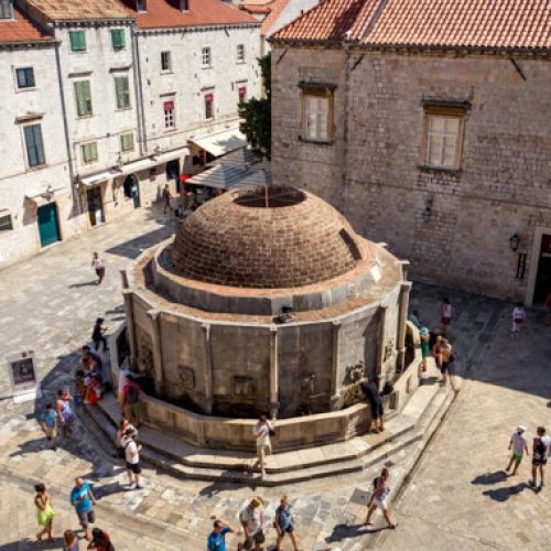 Големата-Онофриева-фонтана