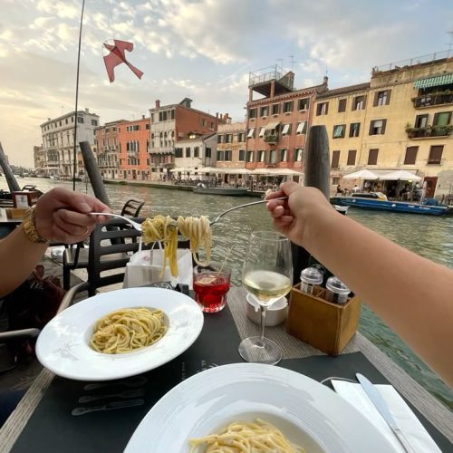 22b5d4efb6e92c2c94a3340e52fd0e21