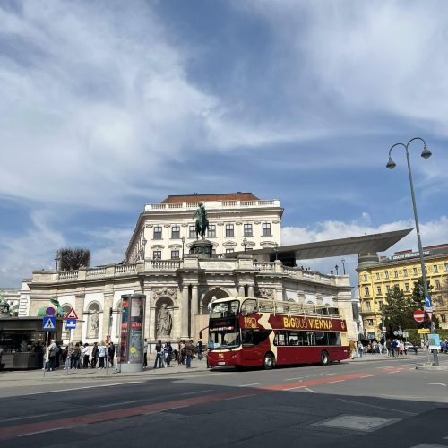 489116332_1136119715226656_4033417414755262846_n