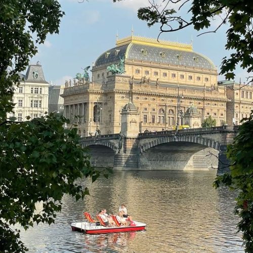 758a65dfea15b0bda0d4a39534c75fc5