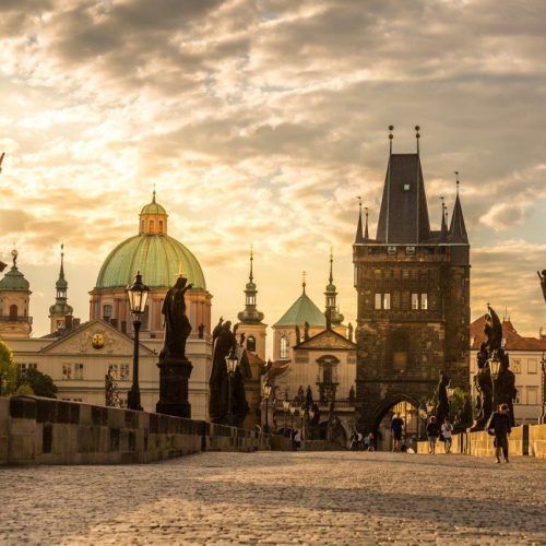 prague-charles-bridge-sunrise